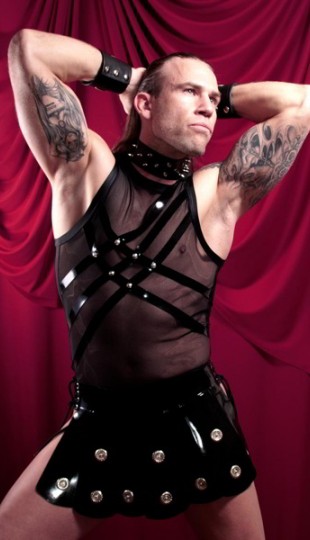 Outfit swinger club
